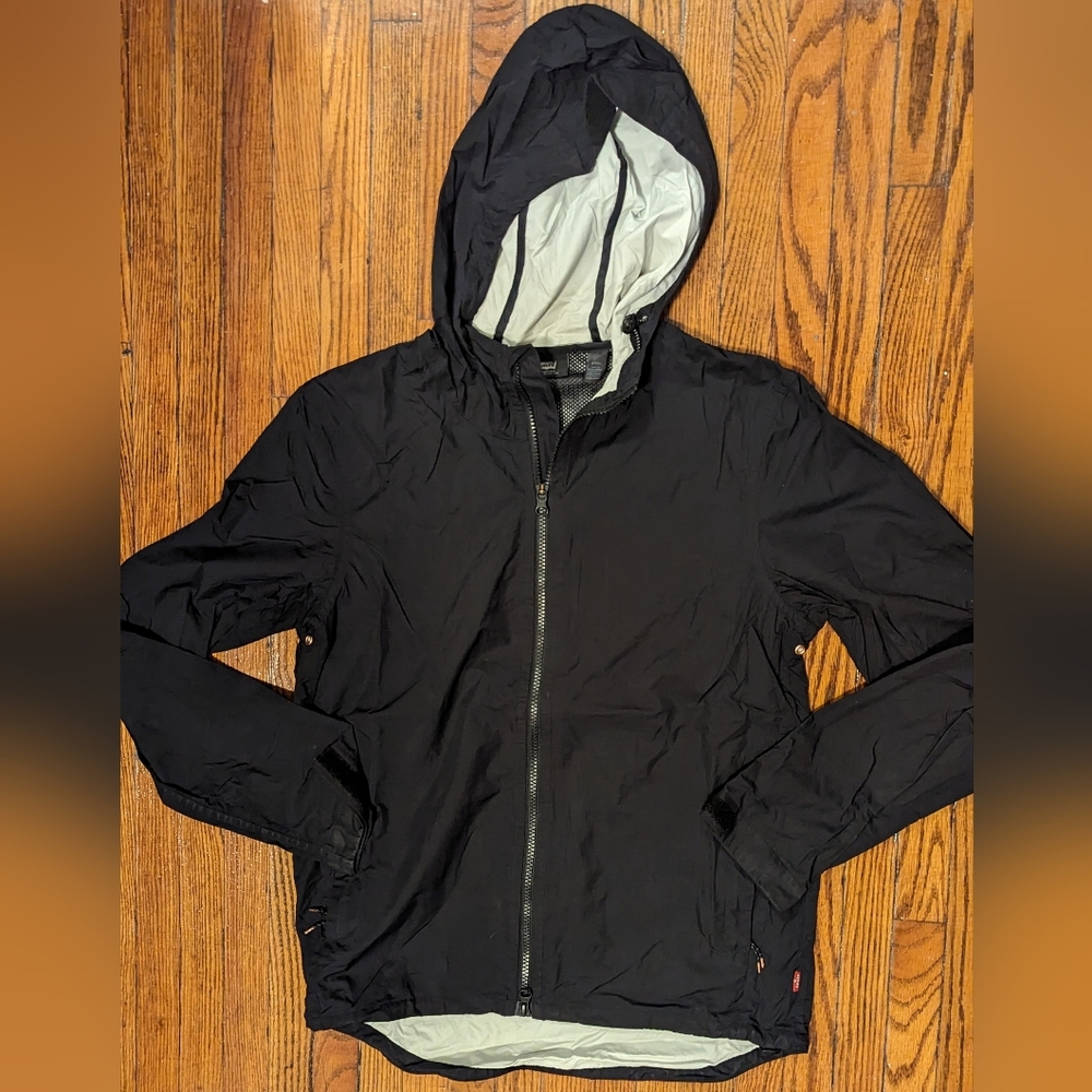 Levi's small black wind breaker